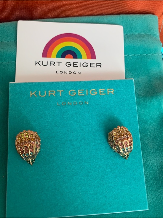 Kurt Geiger Jewelry - Kurt Geiger Kids Gold-Tone Multicolor Crystal Heart Studs
